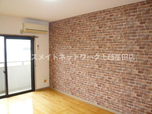 ベロウ山屋敷の洋室|洋室