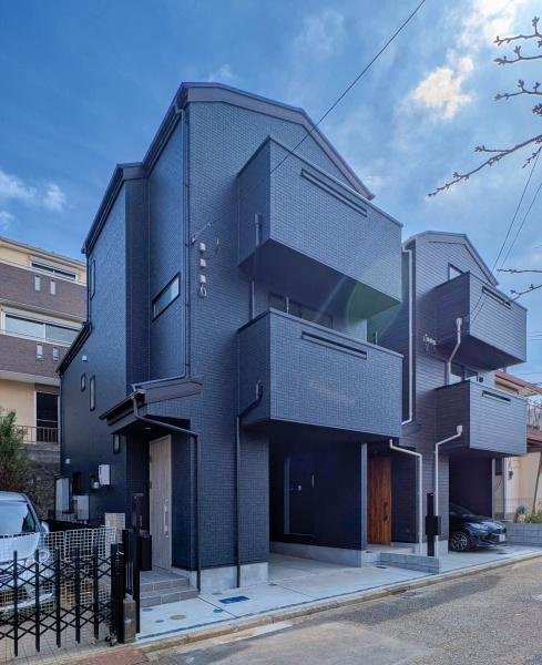横浜市西区北軽井沢の新築一戸建の外観|いつでもご案内可能です！
お車でご自宅まで送迎承ります。