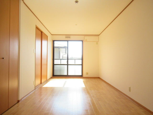 アメニティハイツⅡの居間・リビング