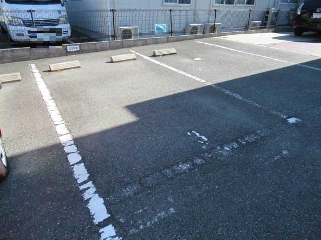 アメニティハイツⅡの駐車場