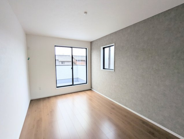 瀬戸市平町1期　全3棟の洋室