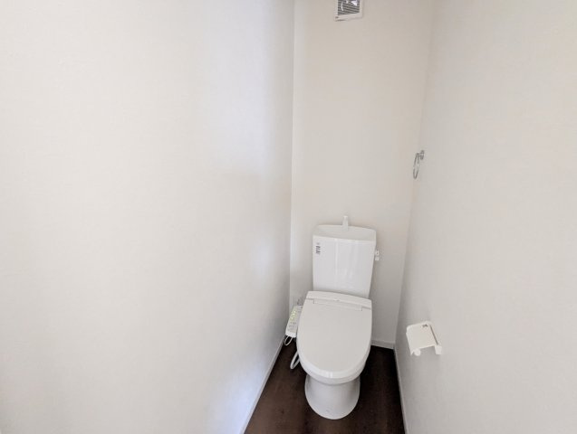 瀬戸市平町1期　全3棟のトイレ