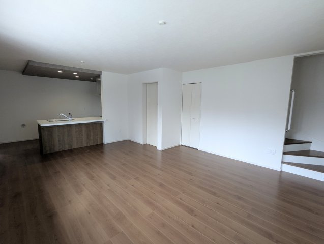 瀬戸市平町1期　全3棟の居間・リビング