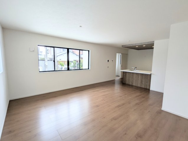 瀬戸市平町1期　全3棟の居間・リビング