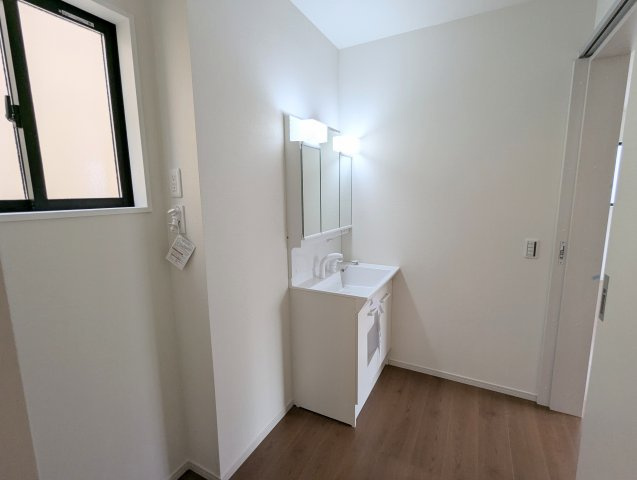 瀬戸市平町1期　全3棟の独立洗面台