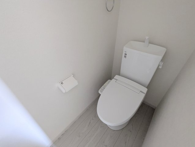 瀬戸市平町1期　全3棟のトイレ