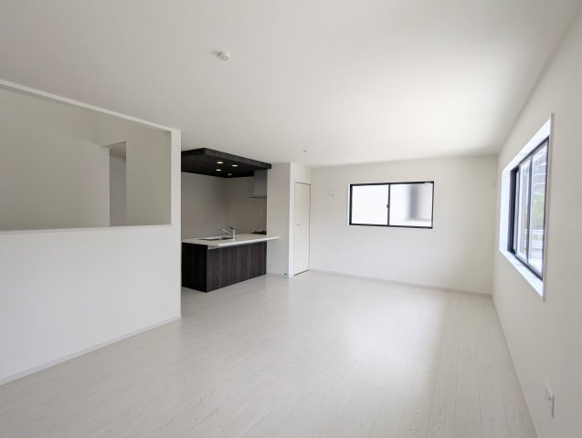 瀬戸市平町1期　全3棟の居間・リビング