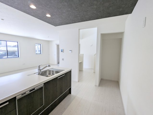 瀬戸市平町1期　全3棟のキッチン