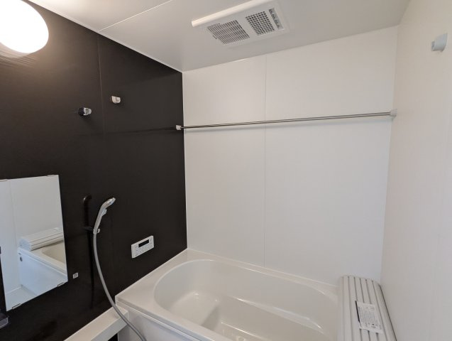 瀬戸市平町1期　全3棟の浴室