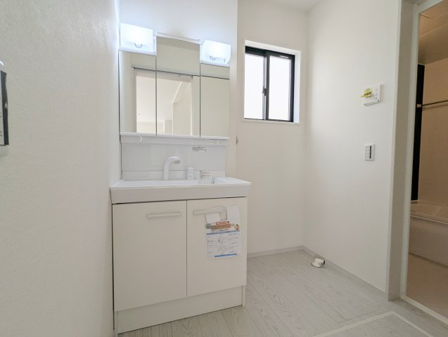 瀬戸市平町1期　全3棟の独立洗面台