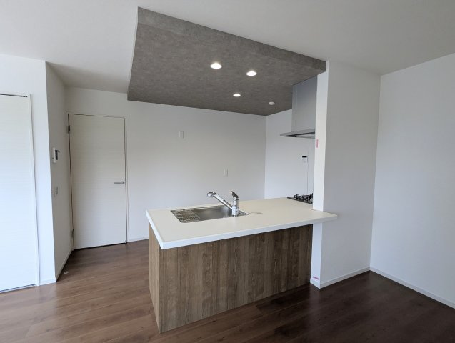 瀬戸市平町1期　全3棟のキッチン