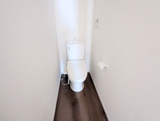 瀬戸市平町1期　全3棟のトイレ