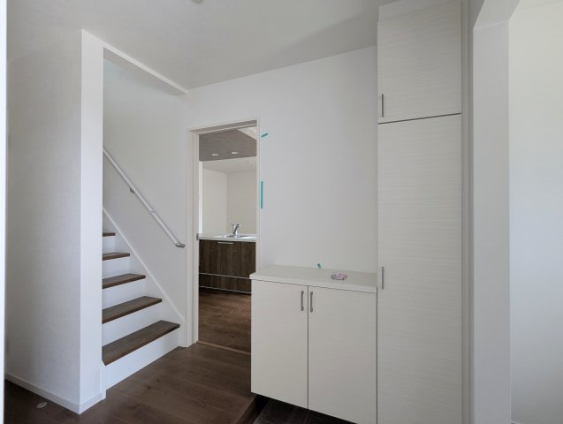 瀬戸市平町1期　全3棟の玄関