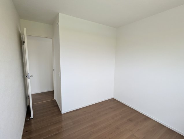 瀬戸市平町1期　全3棟の洋室