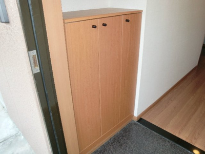 【その他】 | レジオン・ド’ヌール | 下足箱下部