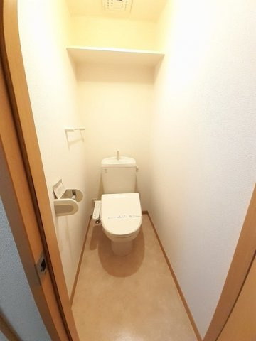 ラ．コスモスのトイレ|ゆったりとした空間のトイレです