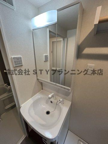 仲介手数料０円！Blanc de Blancsの独立洗面台