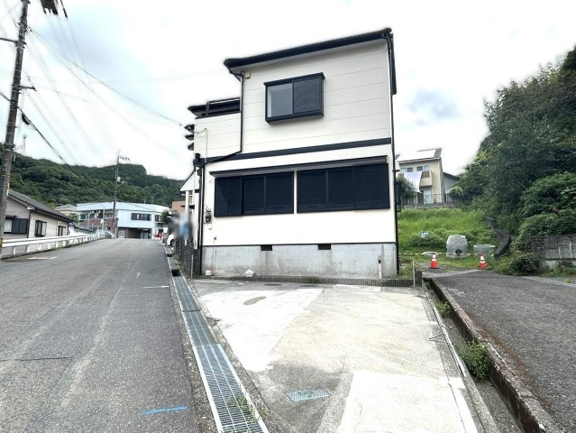 高知市神田 戸建ての前面道路含む現地写真