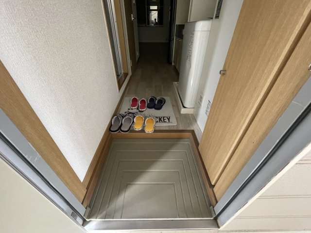 サンフレーズ東町１の玄関