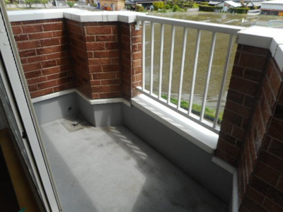 【バルコニー】 | エスペランサⅡ（橋本市胡麻生） | 開放的で明るい空間を演出してくれるバルコニーです