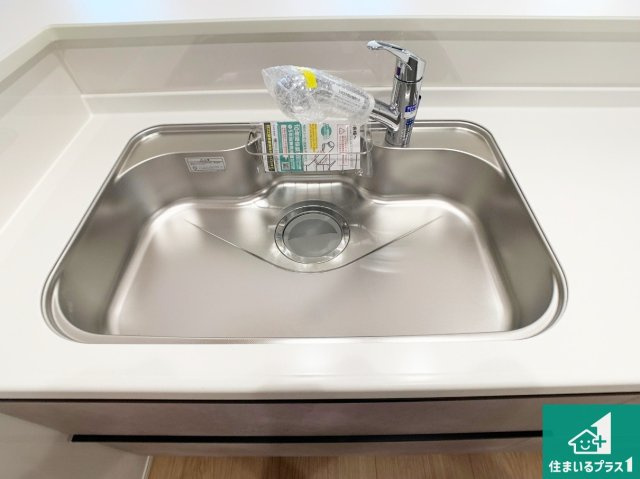 神戸市北区泉台　新築一戸建ての設備|洗い物も楽にできる、広々シンク！