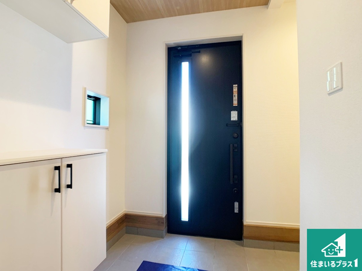 神戸市北区泉台　新築一戸建ての玄関|シューズボックスにはたくさんの靴が収納できるので玄関周りはいつもスッキリ！ご家族が増えても安心！