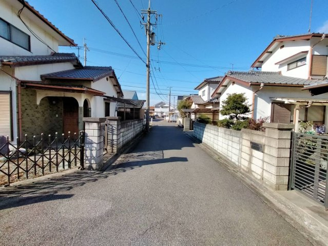 下島山甲　中古戸建の前面道路含む現地写真