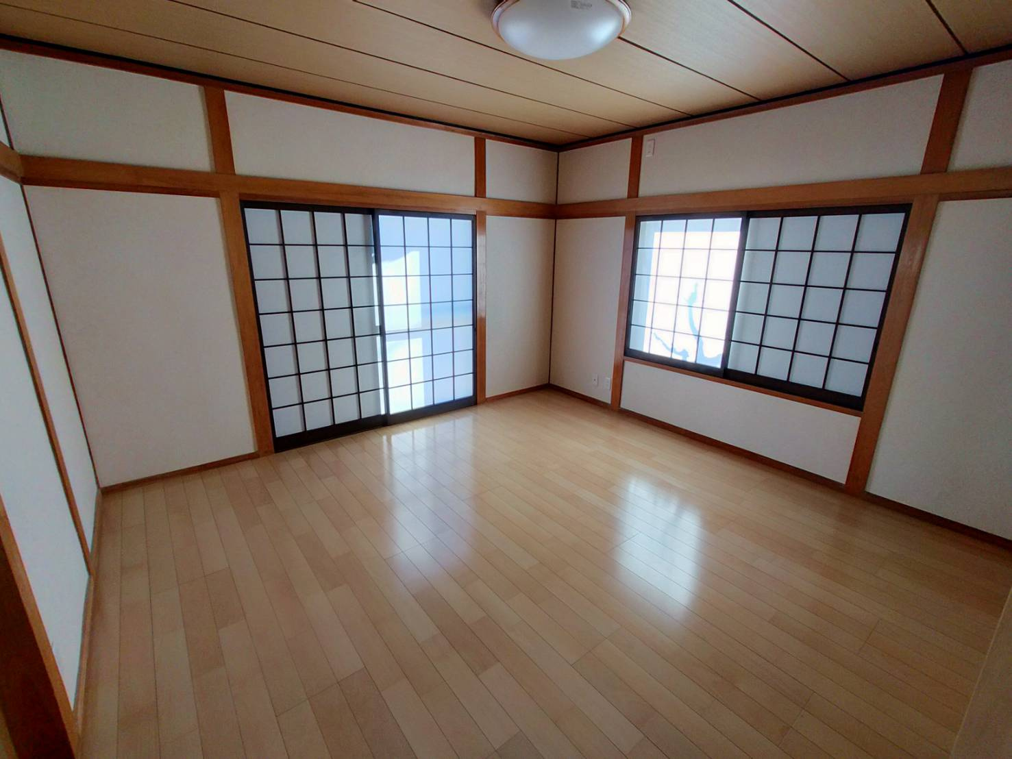 下島山甲　中古戸建の洋室