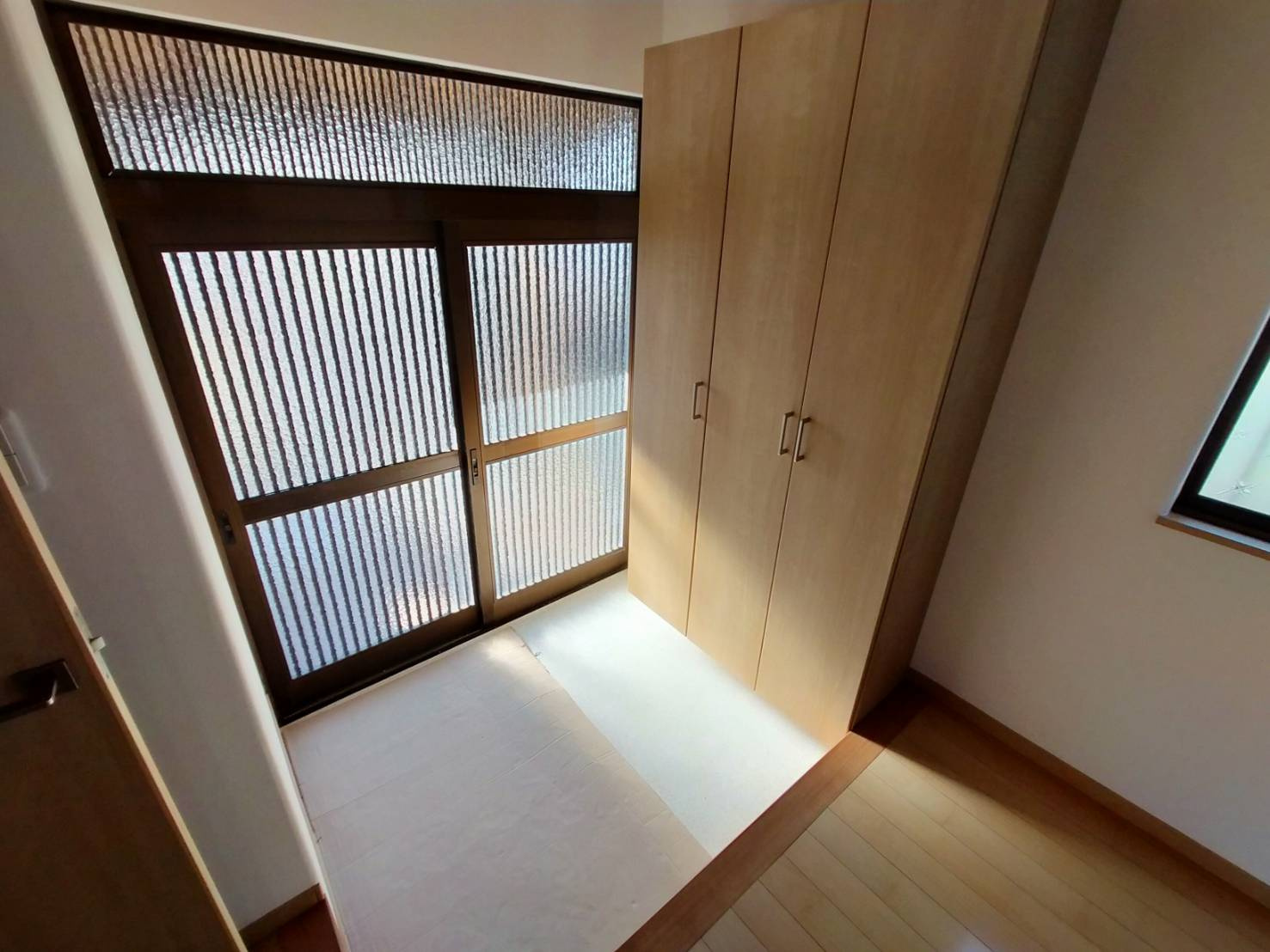 下島山甲　中古戸建の玄関