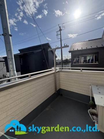 平塚市長持　中古戸建のバルコニー