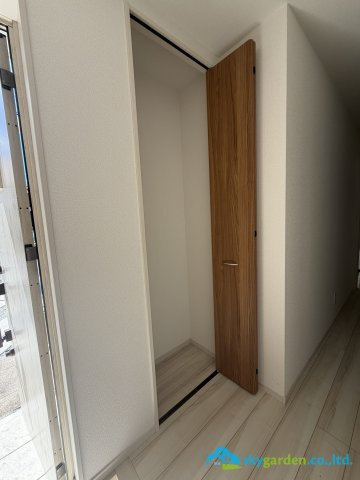平塚市長持　中古戸建のトイレ