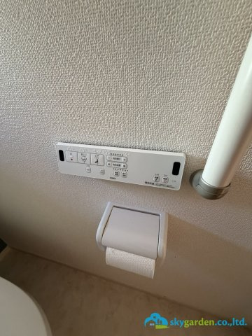 平塚市長持　中古戸建のトイレ