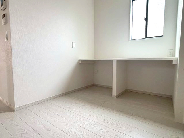 仲介手数料不要　KEIAIビルド合志市幾久富１期【南ヶ丘小・合志中】の居間・リビング|スタディーカウンター