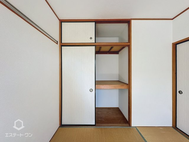 ジュンハイツⅠの和室|和室にも収納あります♪