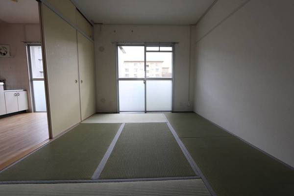 ビレッジハウス志染14号棟の居間・リビング|ビレッジハウスの同一物件・同一タイプの間取りの写真です