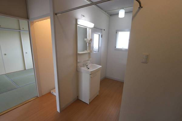 ビレッジハウス志染14号棟の洗面所|ビレッジハウスの同一物件・同一タイプの間取りの写真です