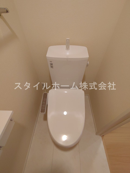 【トイレ】 | ソレイユ入船 | 別部屋写真です。