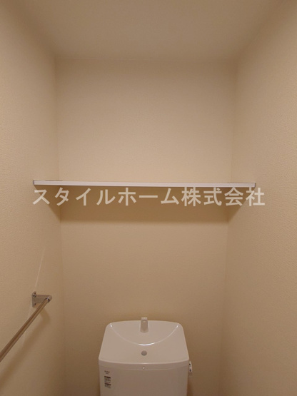 【トイレ】 | ソレイユ入船 | 別部屋写真です。