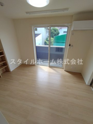 【居間・リビング】 | ソレイユ入船 | 別部屋写真です。