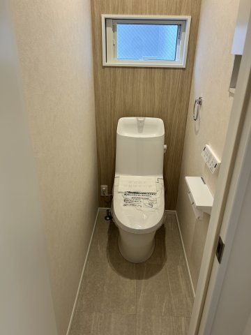 舞子台8丁目 一戸建：B号地のトイレ|落ち着いた色調のトイレです