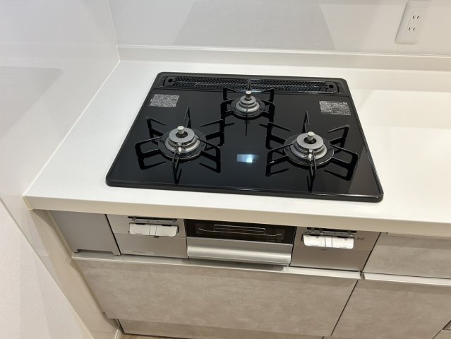舞子台8丁目 一戸建：B号地のキッチン|ガラストップコンロ