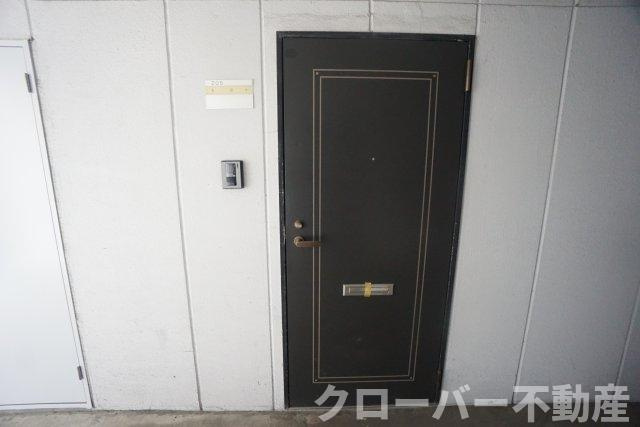 網の浦ハイツのエントランス