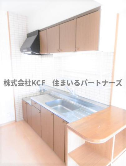 アルカディア・ロイヤルのキッチン|コンパクトなキッチンで掃除もラクラク