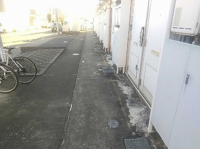 レオパレスサンジのエントランス