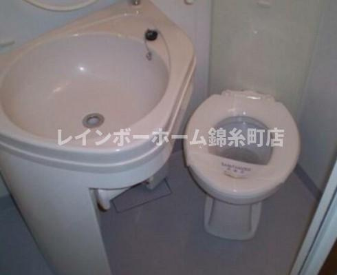 西日暮里エーシービルのトイレ|シンプルで使いやすいトイレです