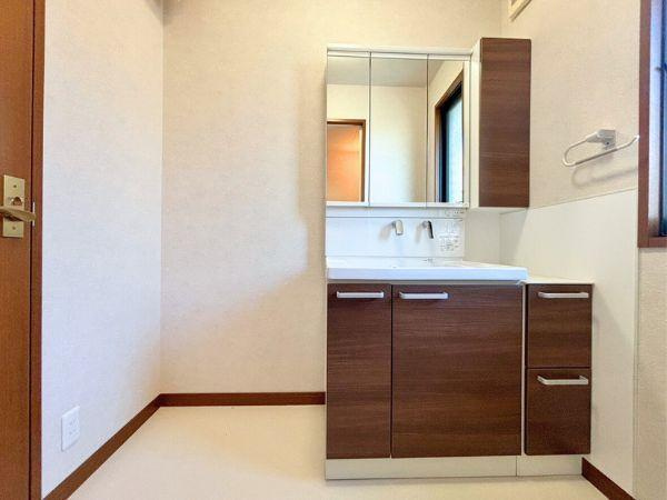 大在浜2丁目　中古の独立洗面台|2階にも洗面所があります