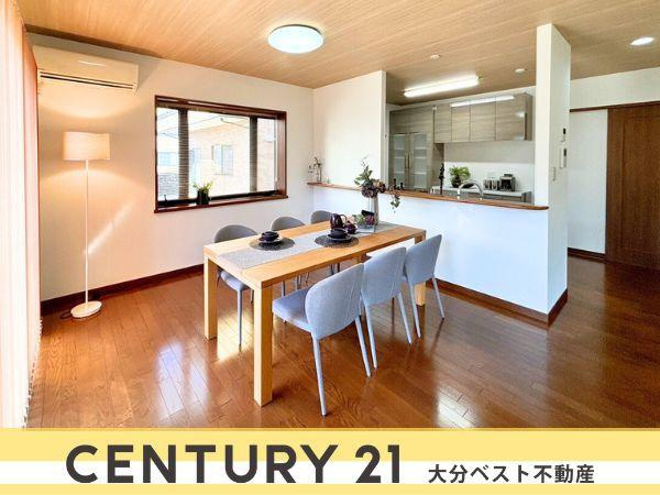 大在浜2丁目　中古の居間・リビング|南向き明るいリビング！