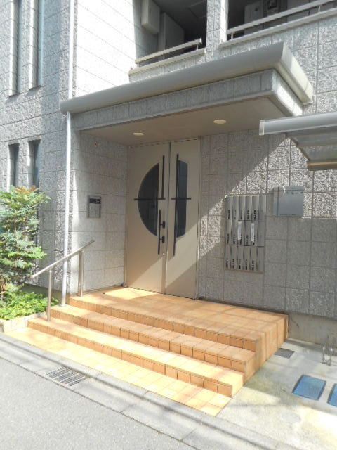 ヴィルヌーブのエントランス|オートロック付ヘーベルメゾン