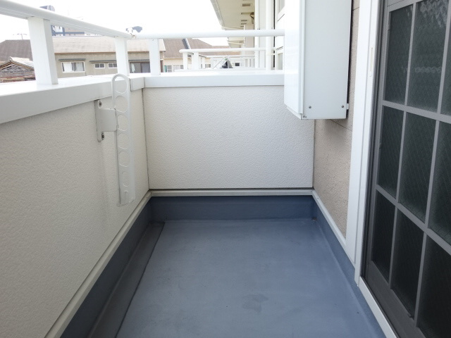 明石市松江のアパートのバルコニー