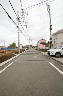 【前面道路含む現地写真】 | 令和７年３月６日撮影　建築中